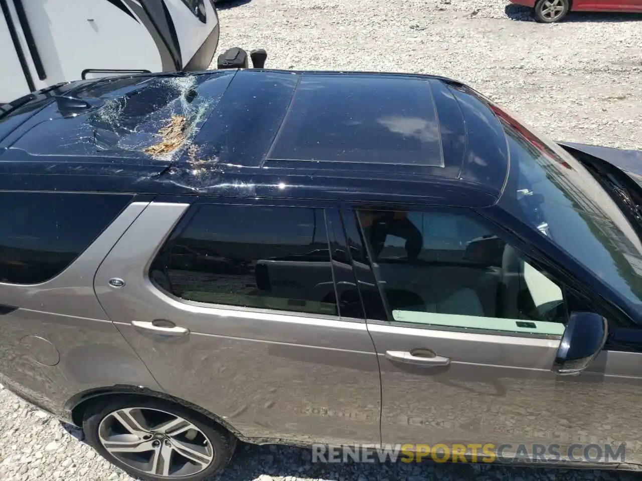 9 Photograph of a damaged car SALRM4RU0M2449237 LAND ROVER DISCOVERY 2021