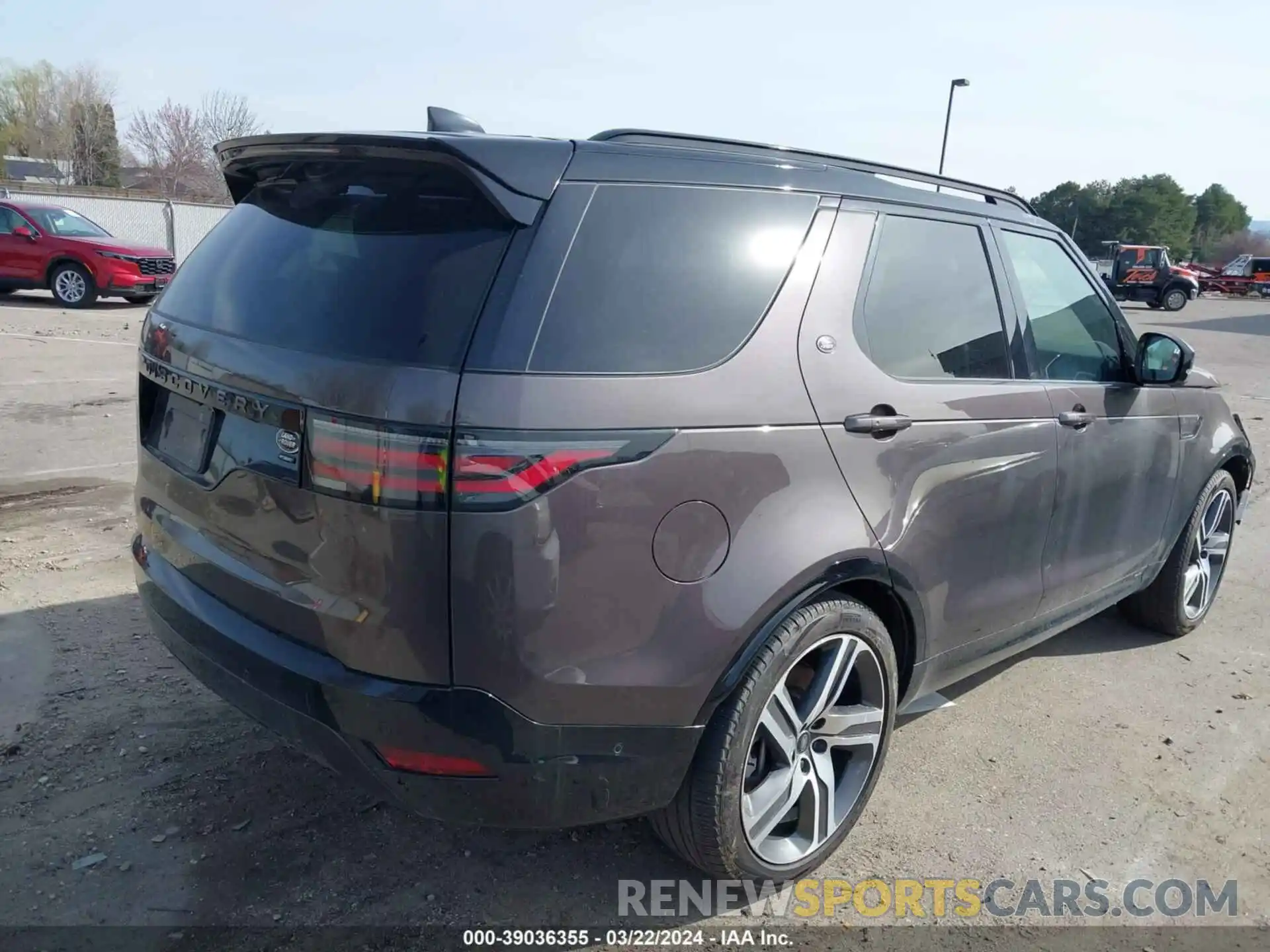 4 Photograph of a damaged car SALRM4RU3M2452200 LAND ROVER DISCOVERY 2021