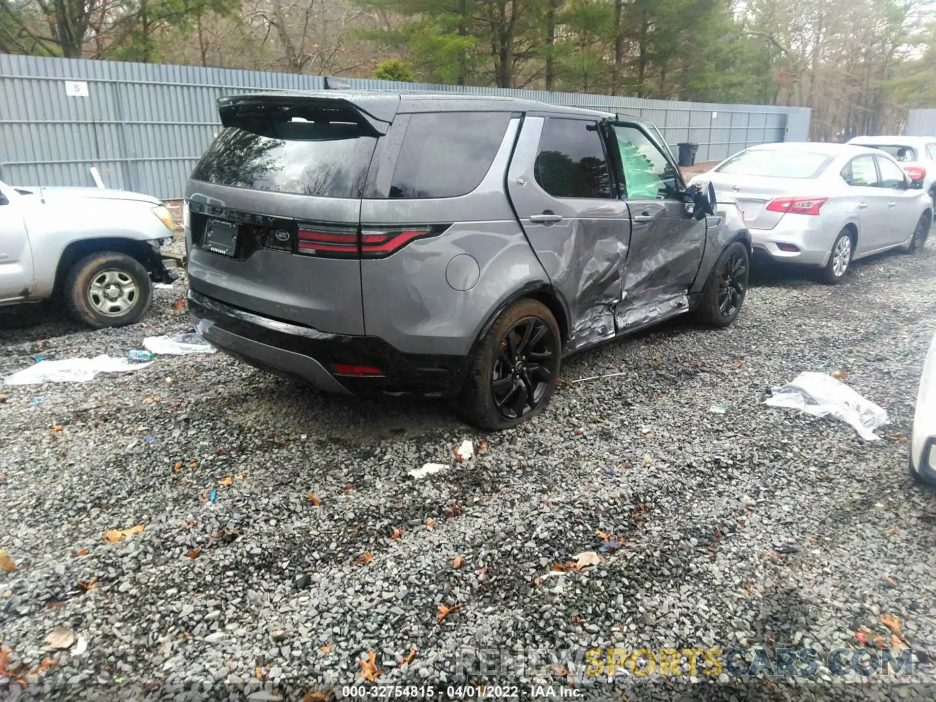 4 Photograph of a damaged car SALRT2RX7M2449348 LAND ROVER DISCOVERY 2021