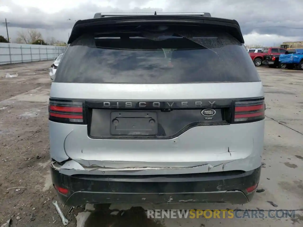 6 Photograph of a damaged car SALRT4RUXM2452875 LAND ROVER DISCOVERY 2021