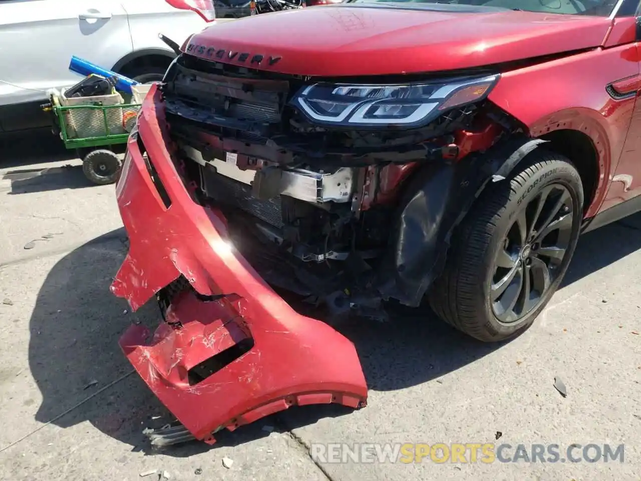 9 Photograph of a damaged car SALCJ2FX1NH911479 LAND ROVER DISCOVERY 2022