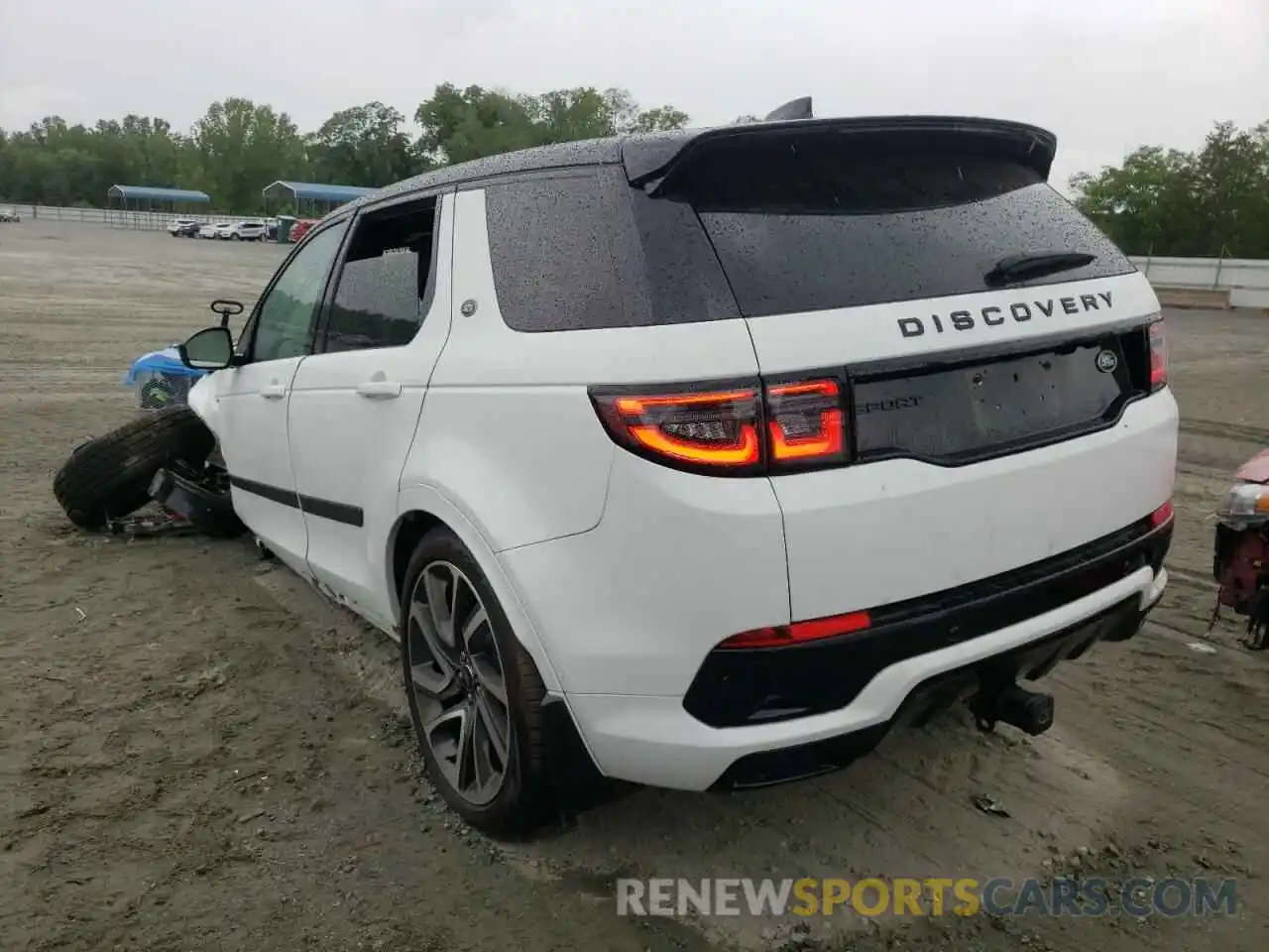 3 Photograph of a damaged car SALCL2FX5NH912192 LAND ROVER DISCOVERY 2022