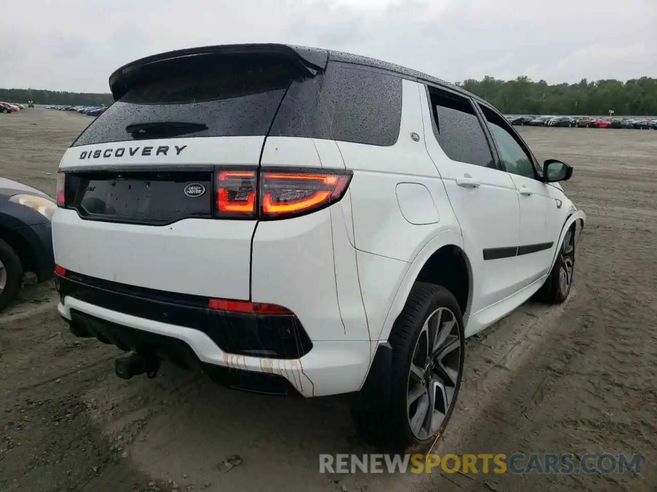 4 Photograph of a damaged car SALCL2FX5NH912192 LAND ROVER DISCOVERY 2022