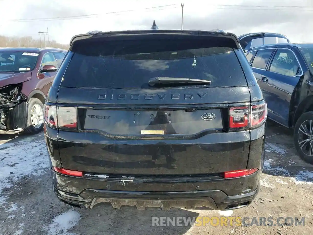 6 Photograph of a damaged car SALCL2FX6NH905932 LAND ROVER DISCOVERY 2022