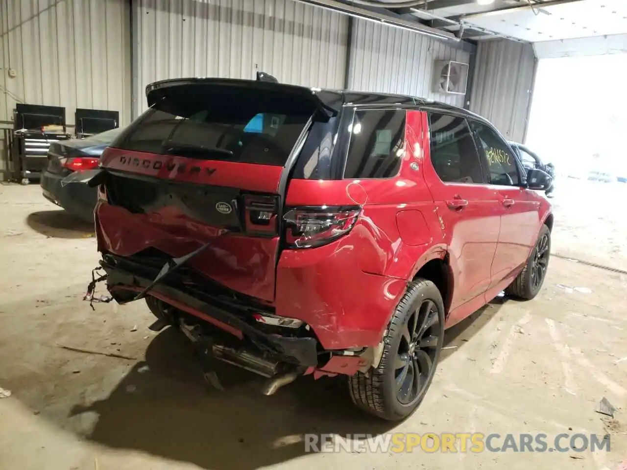 4 Photograph of a damaged car SALCT2FX2NH909508 LAND ROVER DISCOVERY 2022