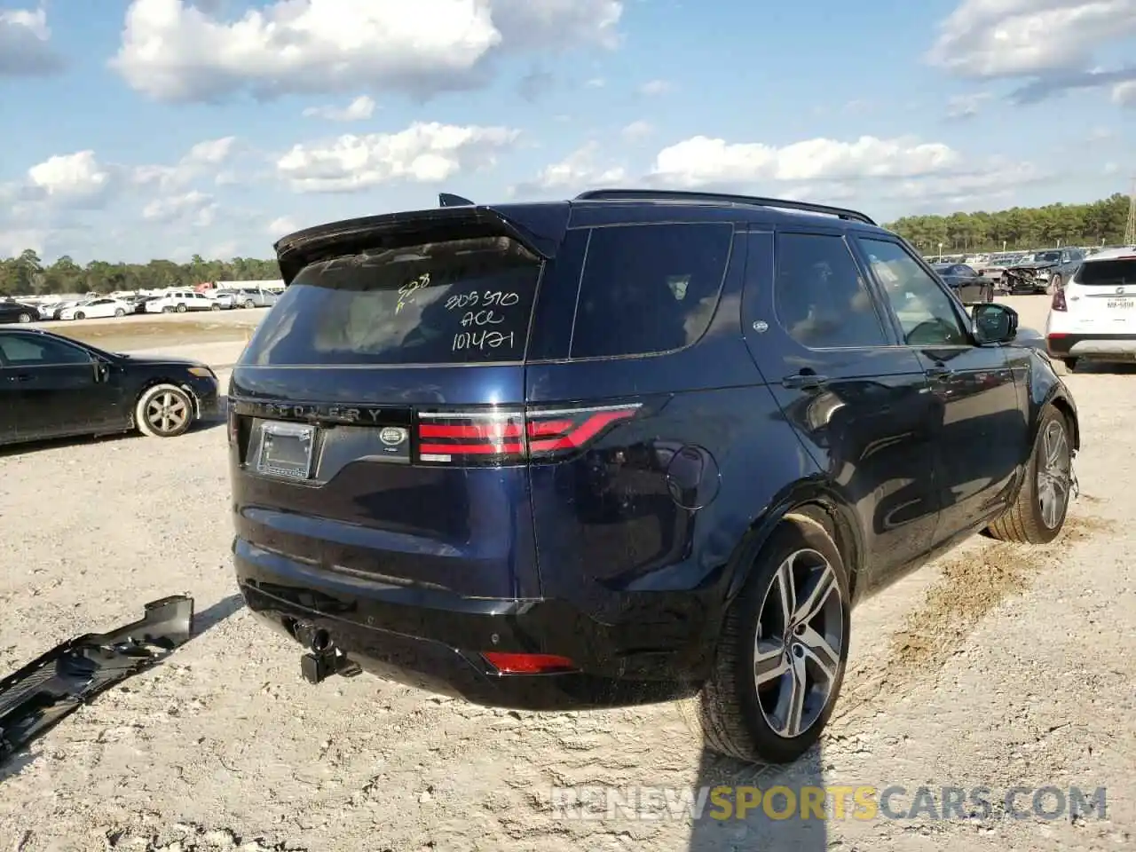 4 Photograph of a damaged car SALRM4EU8N2460803 LAND ROVER DISCOVERY 2022