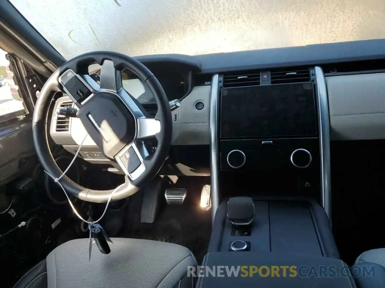 9 Photograph of a damaged car SALRT4EU2N2457740 LAND ROVER DISCOVERY 2022