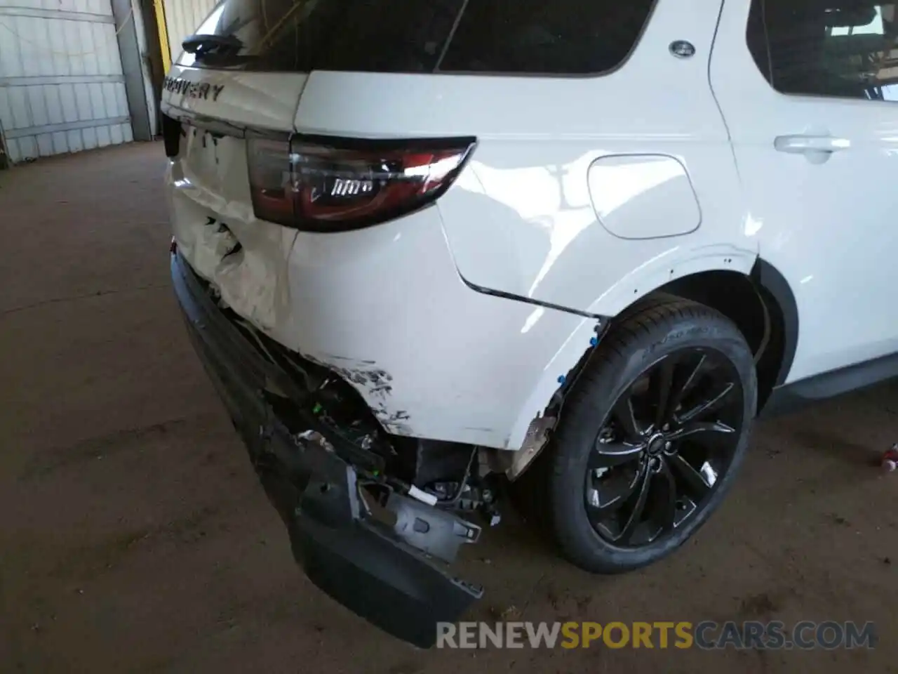 9 Photograph of a damaged car SALCJ2FX6PH915773 LAND ROVER DISCOVERY 2023