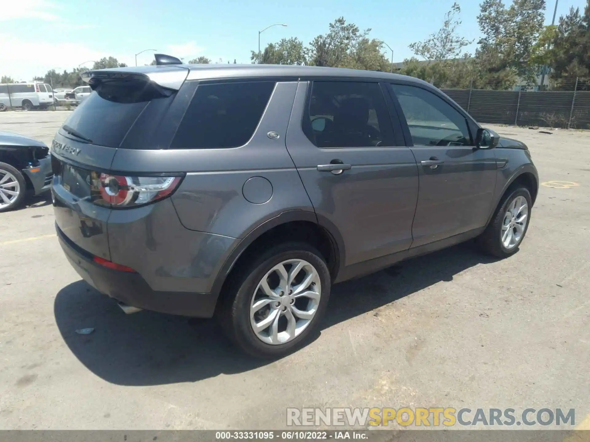 4 Photograph of a damaged car SALCP2FX0KH811982 LAND ROVER DISCOVERY SPORT 2019