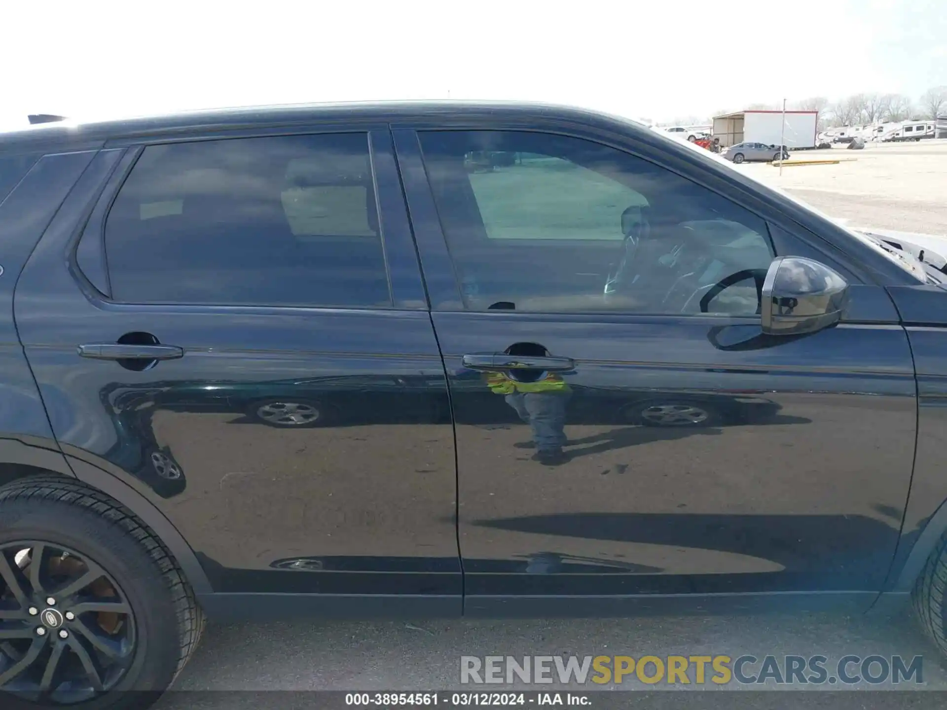 13 Photograph of a damaged car SALCP2FX0KH814378 LAND ROVER DISCOVERY SPORT 2019