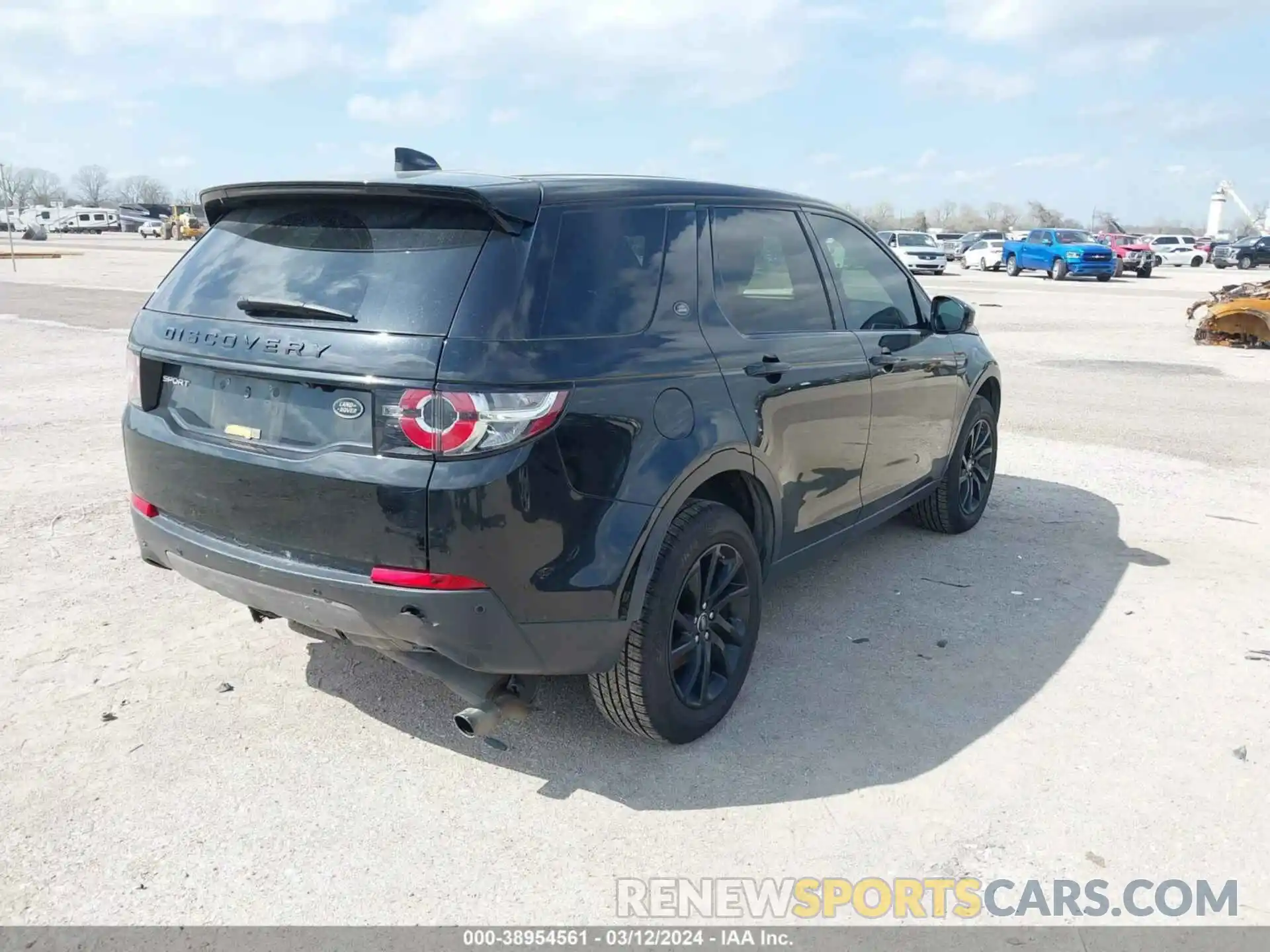 4 Photograph of a damaged car SALCP2FX0KH814378 LAND ROVER DISCOVERY SPORT 2019