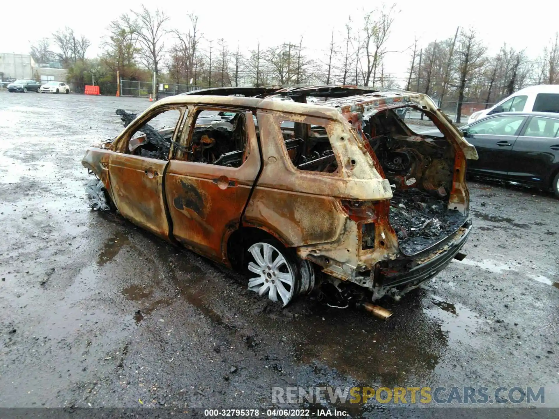 3 Photograph of a damaged car SALCP2FX0KH828409 LAND ROVER DISCOVERY SPORT 2019