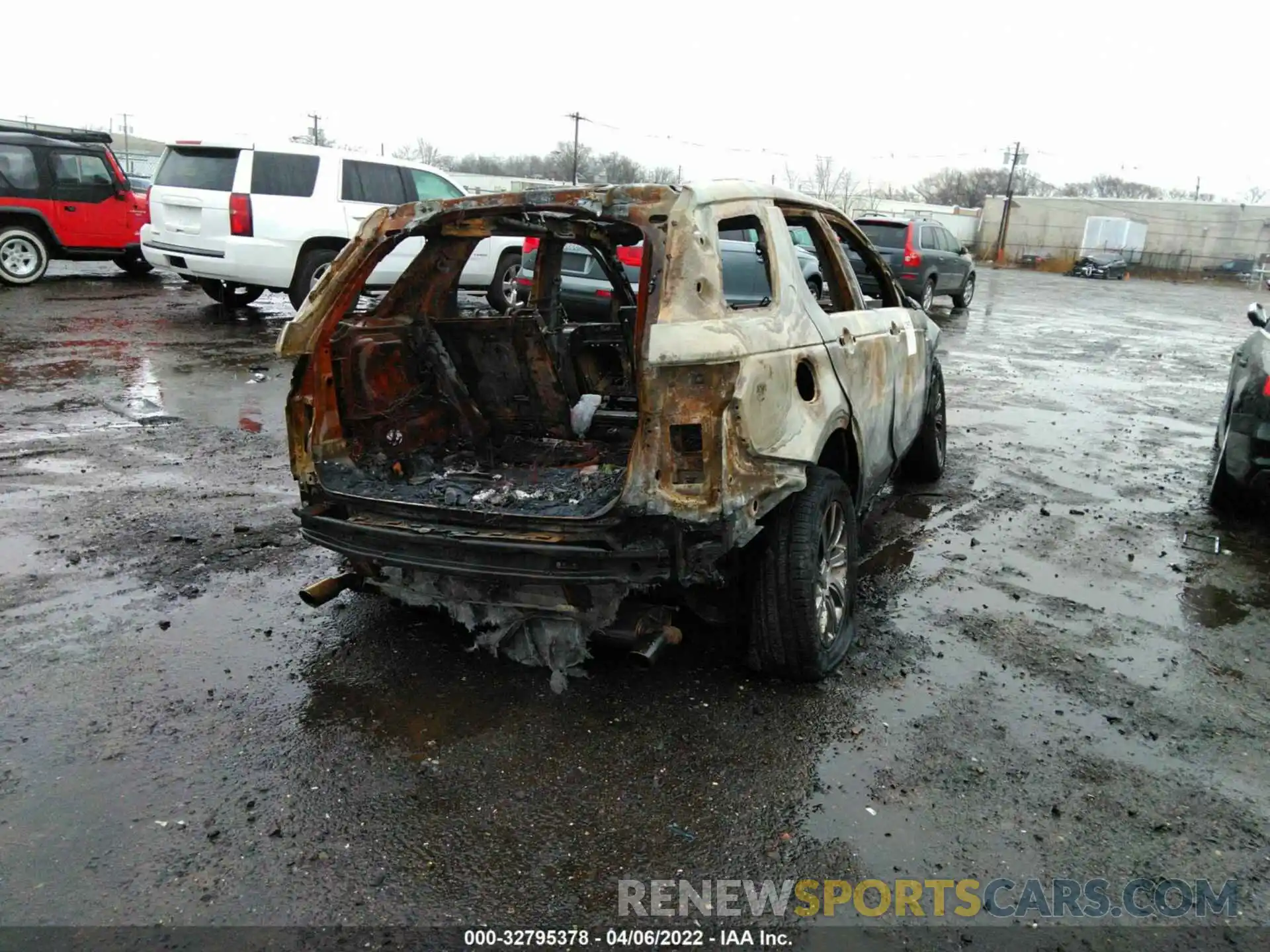 4 Photograph of a damaged car SALCP2FX0KH828409 LAND ROVER DISCOVERY SPORT 2019