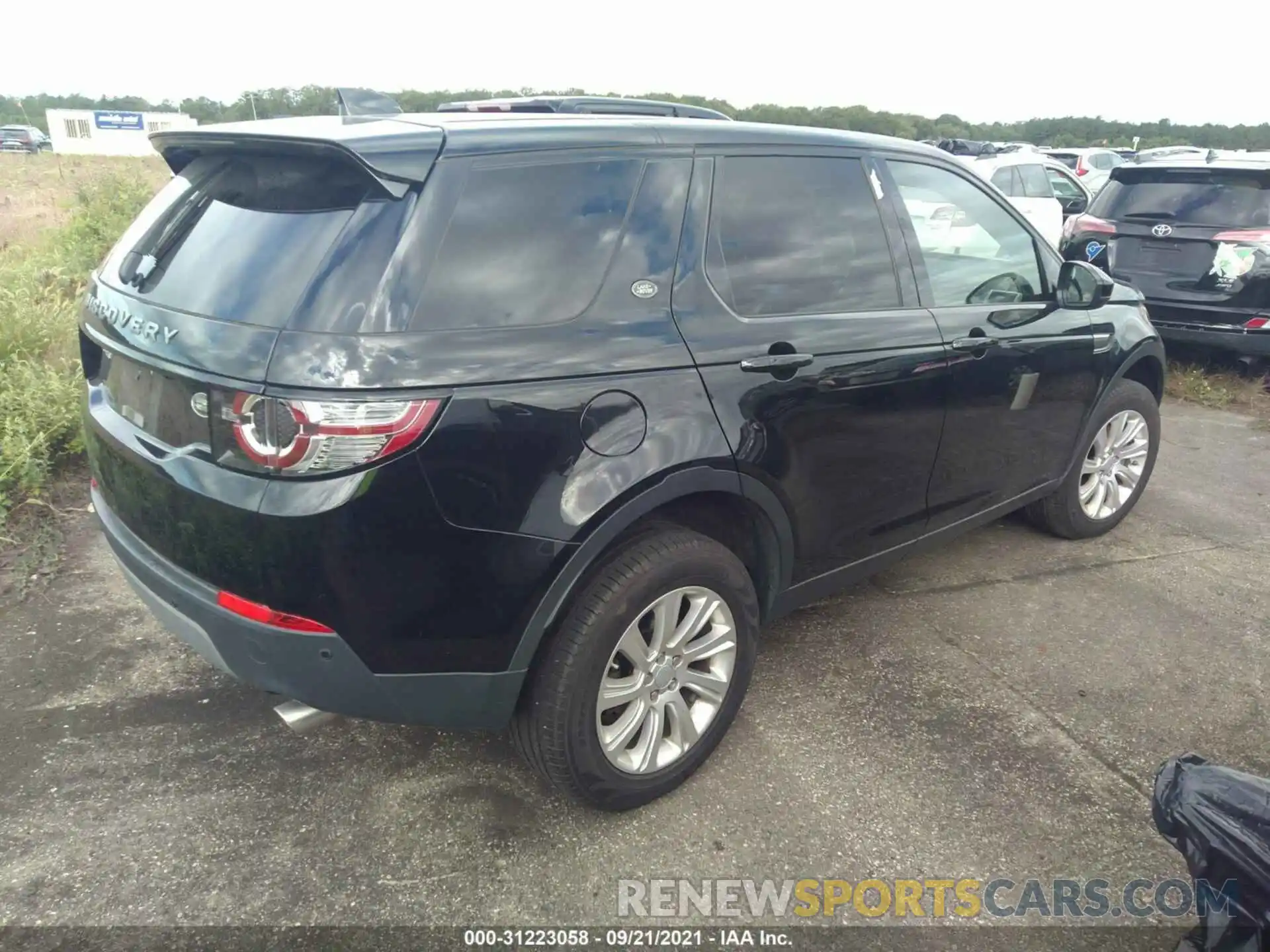 4 Photograph of a damaged car SALCP2FX1KH789118 LAND ROVER DISCOVERY SPORT 2019