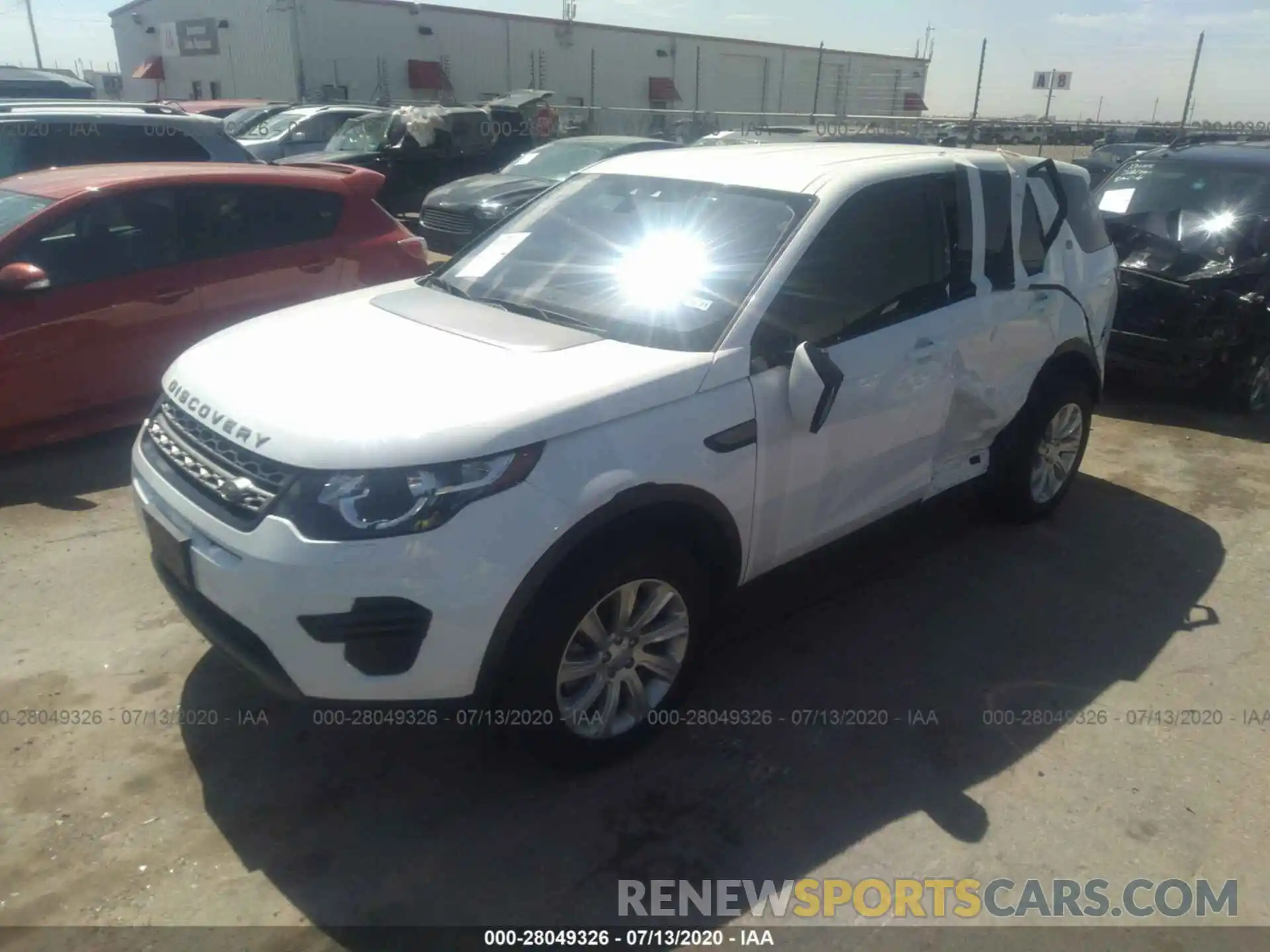 2 Фотография поврежденного автомобиля SALCP2FX4KH814366 LAND ROVER DISCOVERY SPORT 2019