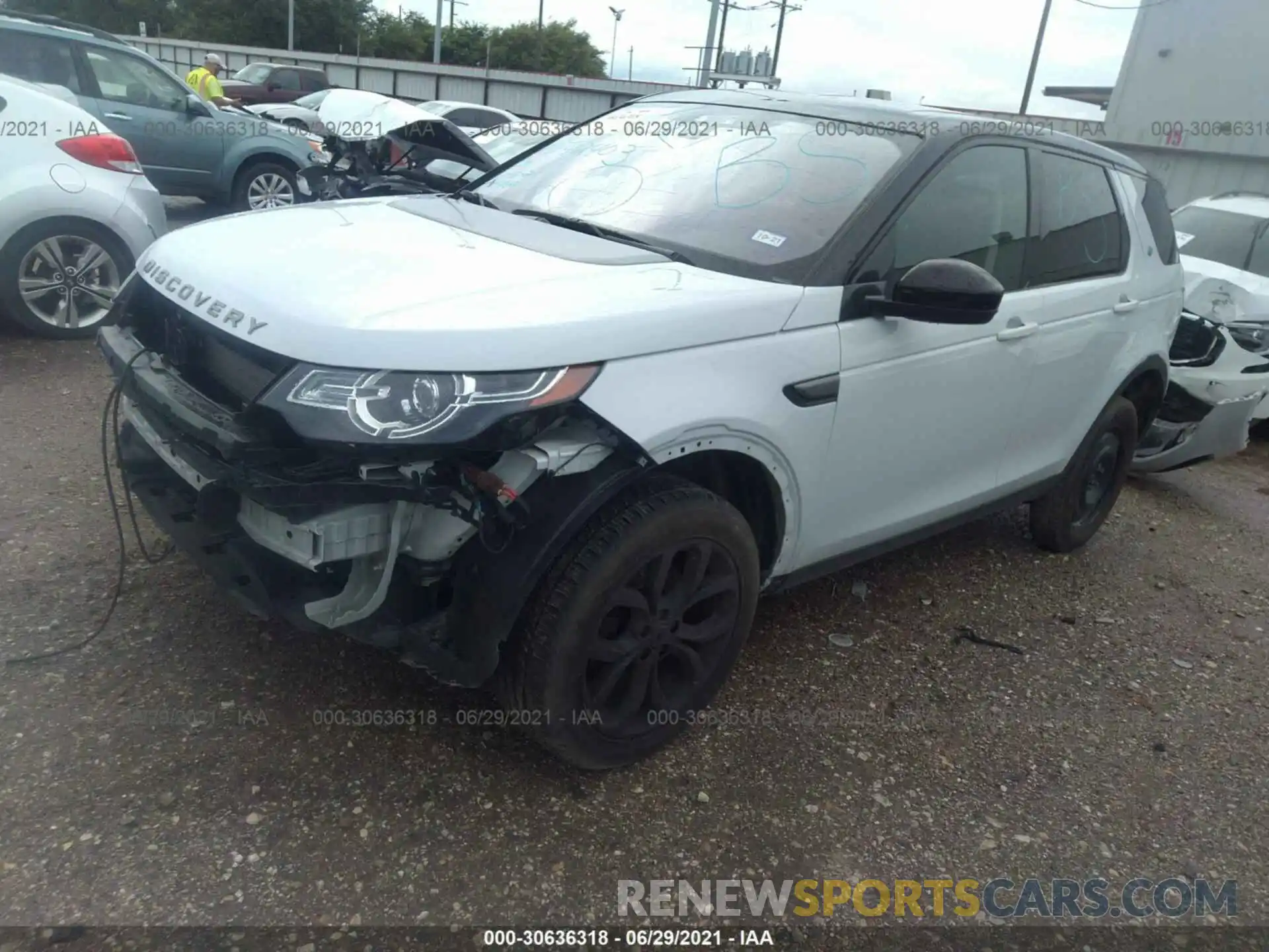 2 Фотография поврежденного автомобиля SALCP2FX4KH818272 LAND ROVER DISCOVERY SPORT 2019