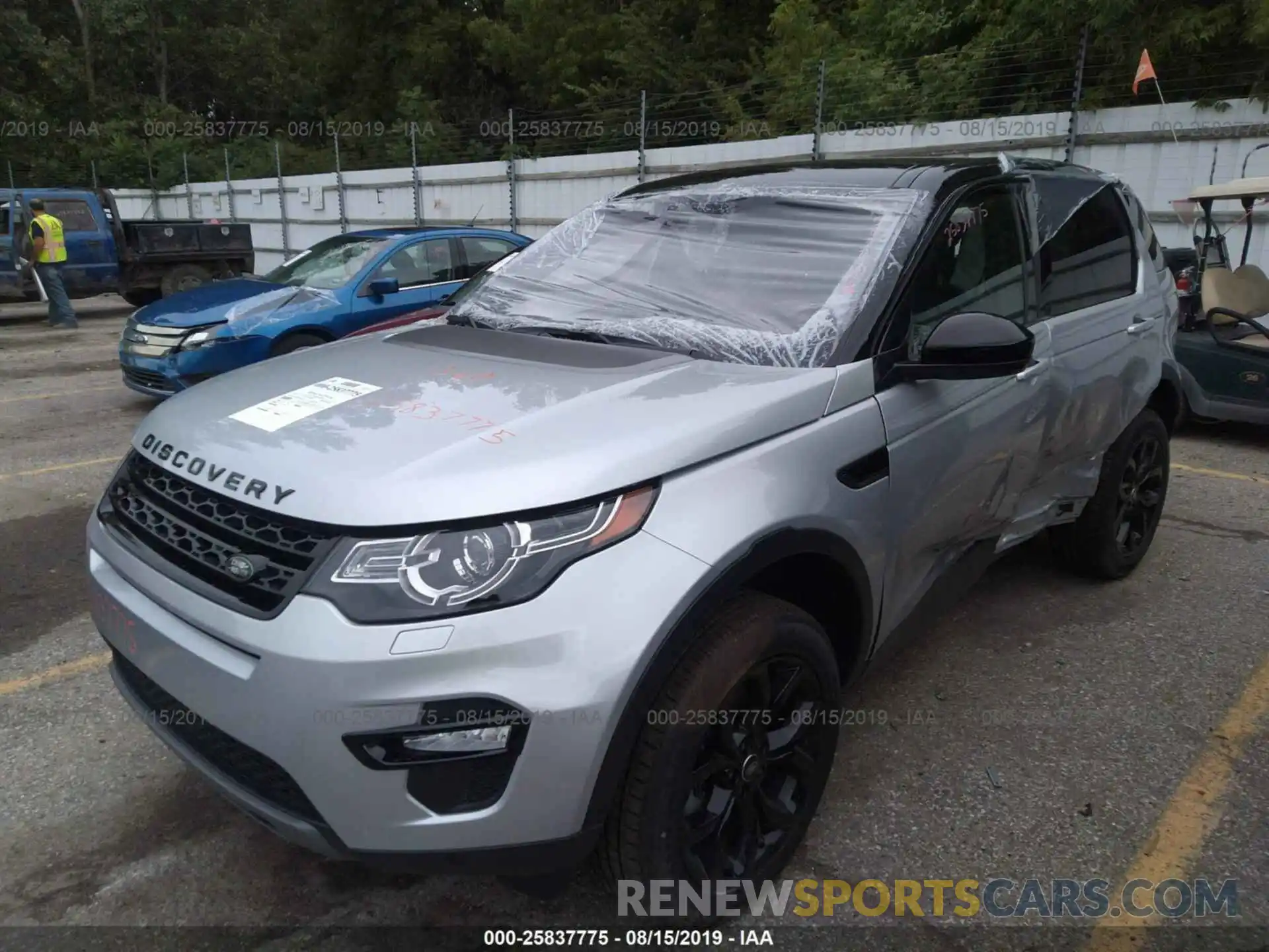 2 Фотография поврежденного автомобиля SALCR2FX4KH788538 LAND ROVER DISCOVERY SPORT 2019