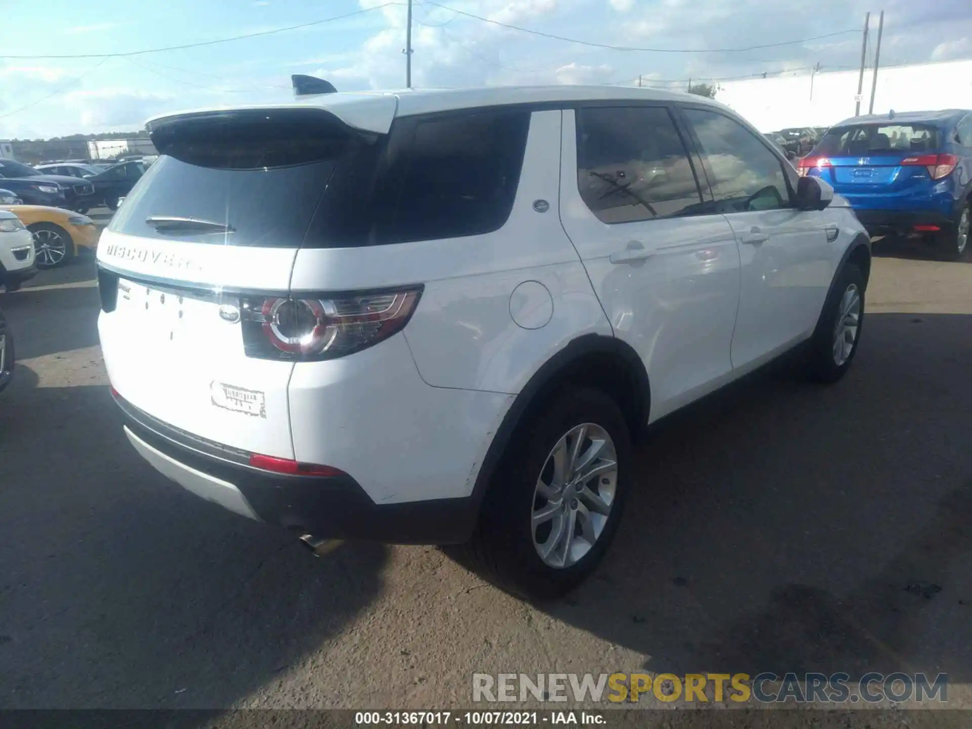 4 Фотография поврежденного автомобиля SALCR2FX4KH825216 LAND ROVER DISCOVERY SPORT 2019