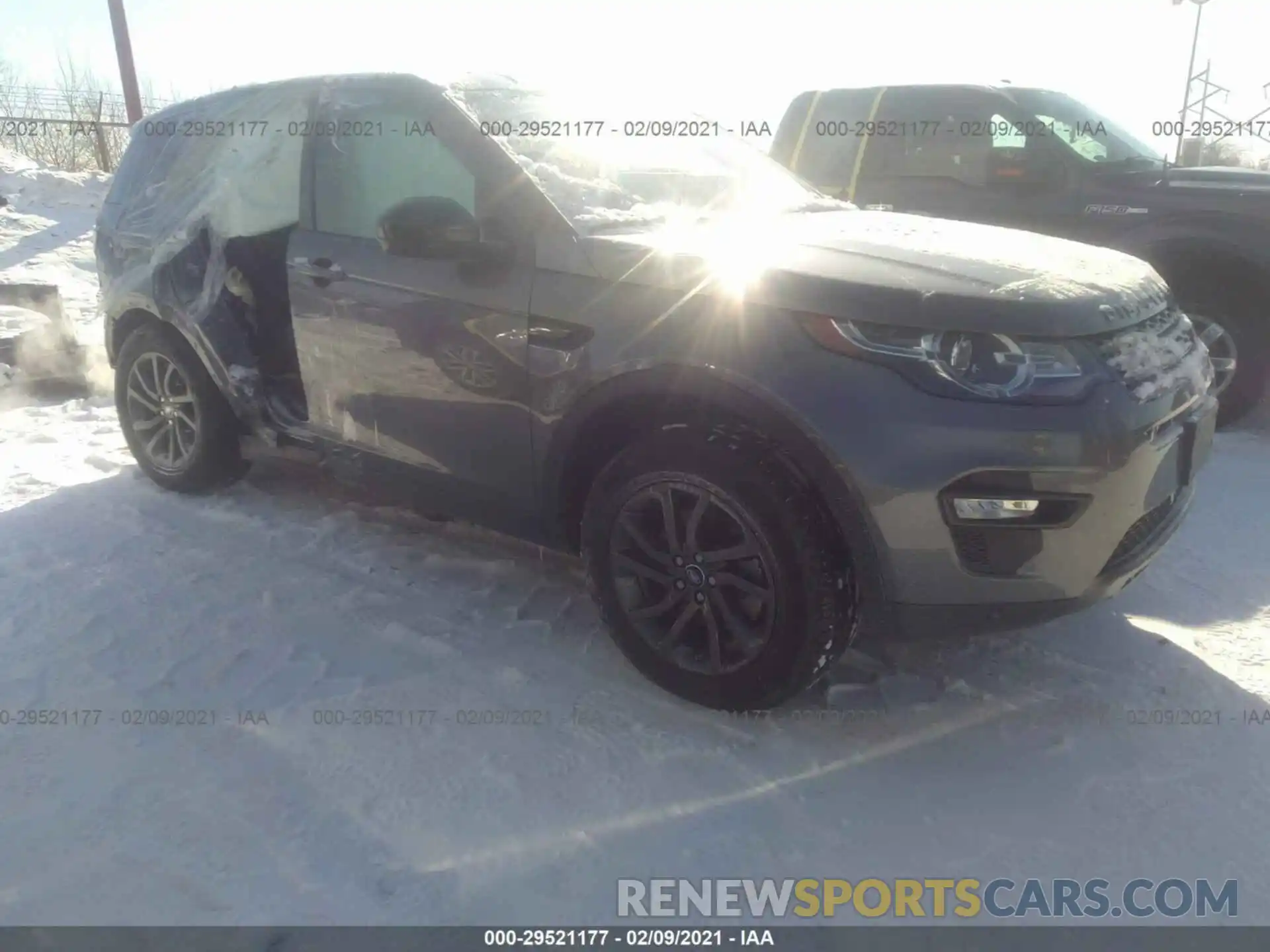 1 Фотография поврежденного автомобиля SALCR2FX9KH818469 LAND ROVER DISCOVERY SPORT 2019