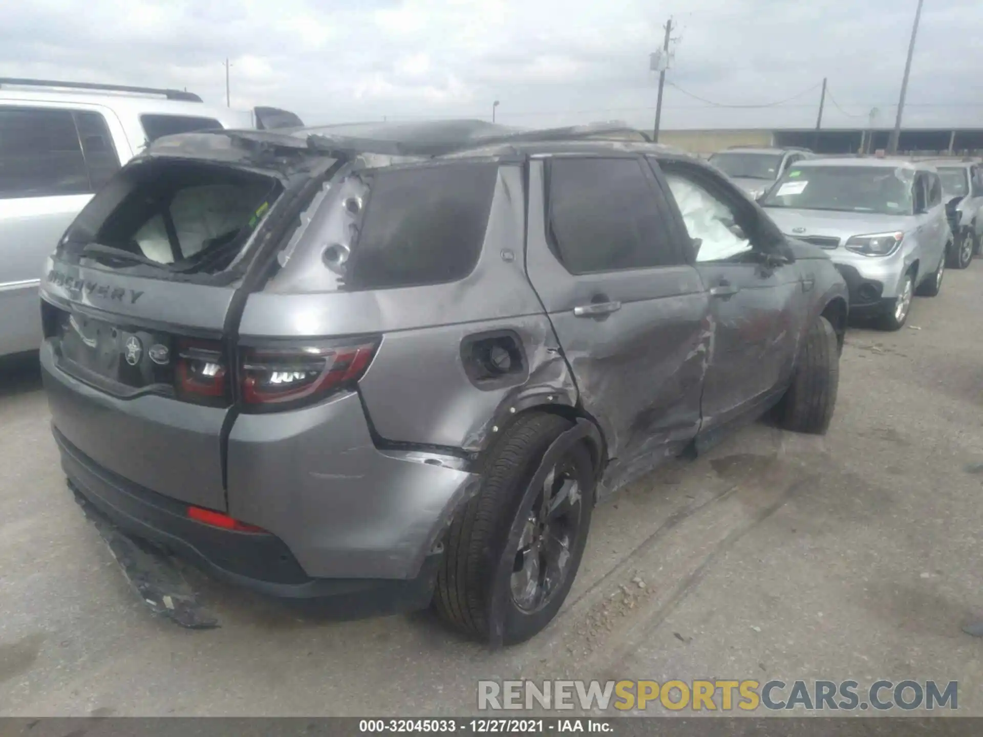 4 Фотография поврежденного автомобиля SALCJ2FX7LH833951 LAND ROVER DISCOVERY SPORT 2020