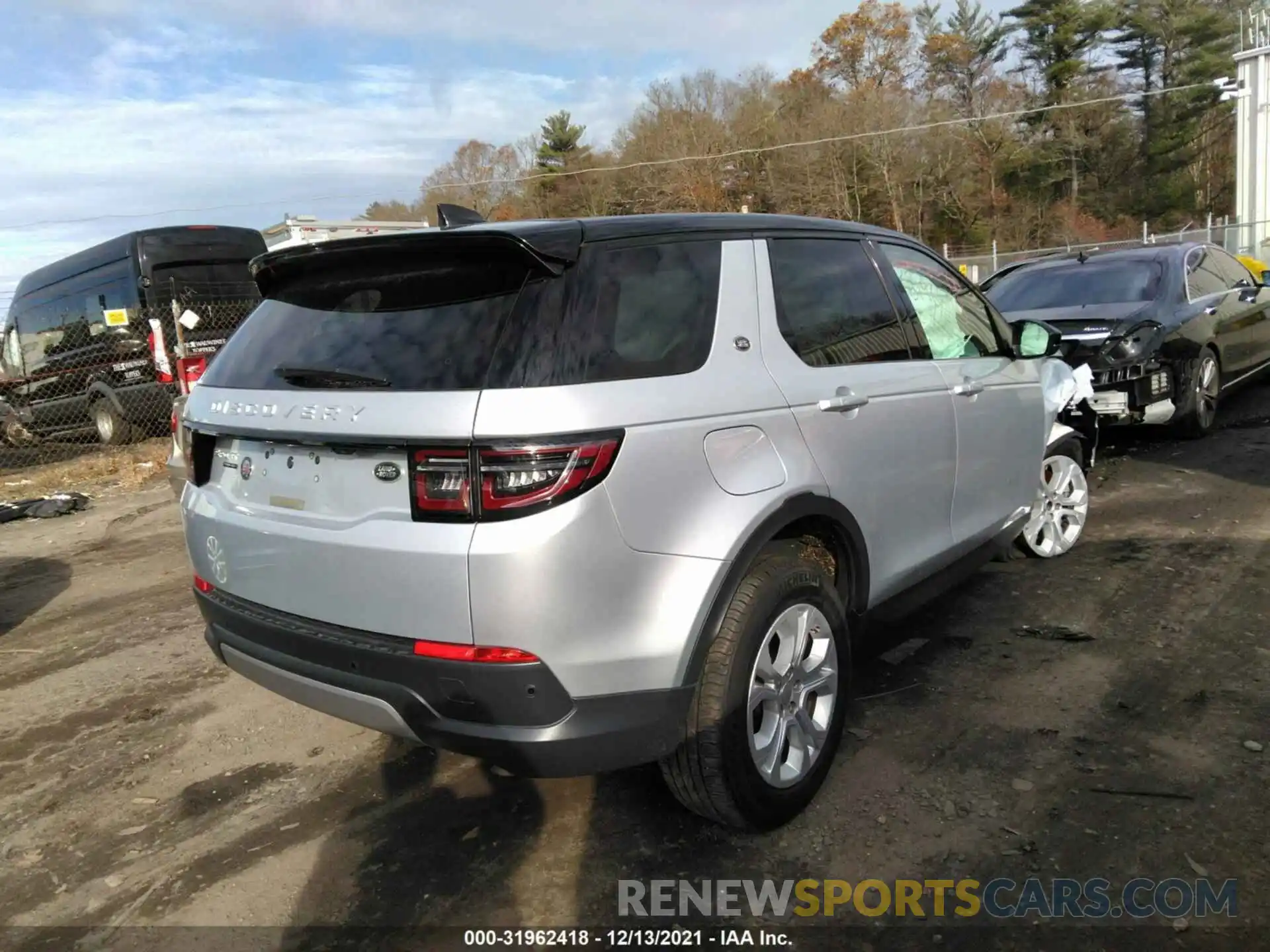 4 Фотография поврежденного автомобиля SALCJ2FXXLH864952 LAND ROVER DISCOVERY SPORT 2020