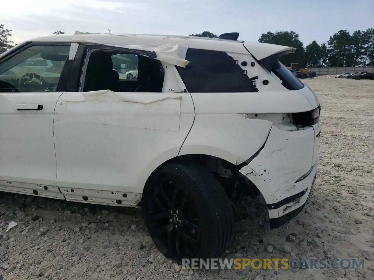 9 Photograph of a damaged car SALZM2GX0LH040846 LAND ROVER EVOQUE 2020