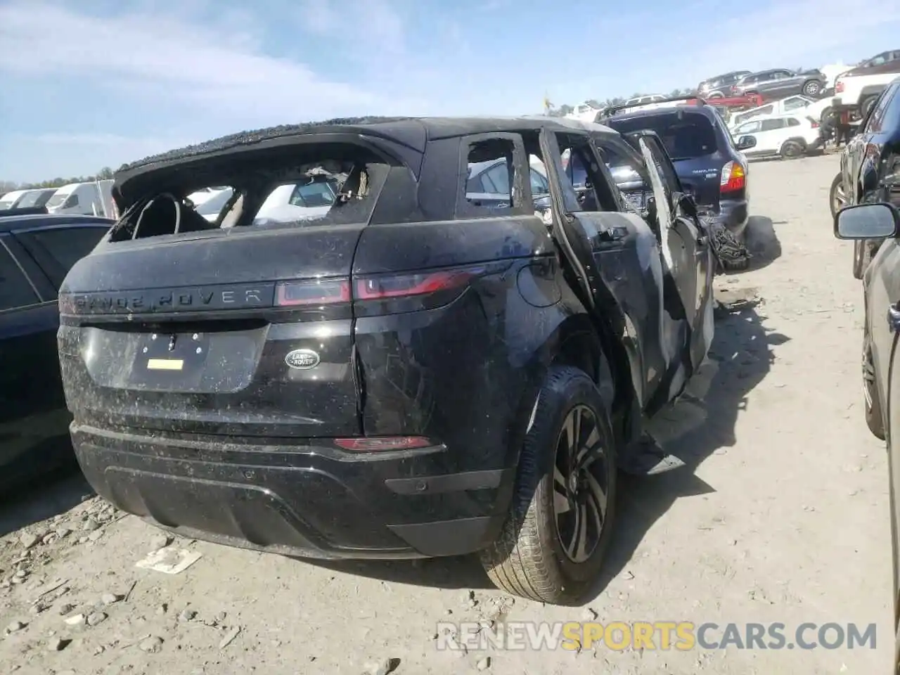 4 Photograph of a damaged car SALZJ2FX9NH163168 LAND ROVER EVOQUE DYN 2022