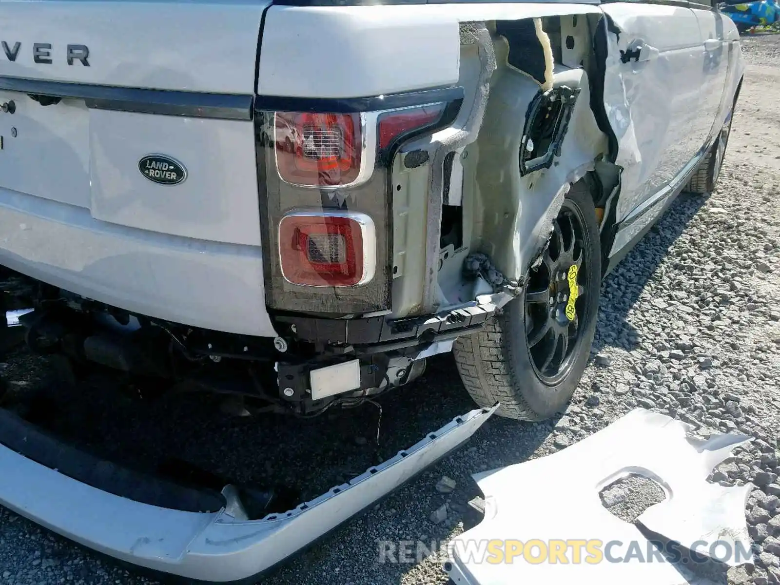 9 Photograph of a damaged car SALGS2RK3KA537427 LAND ROVER RANGE ROVE 2019