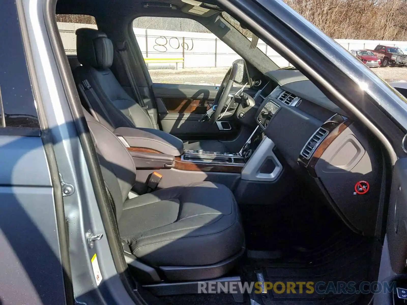 5 Photograph of a damaged car SALGS5RE1KA529161 LAND ROVER RANGE ROVE 2019