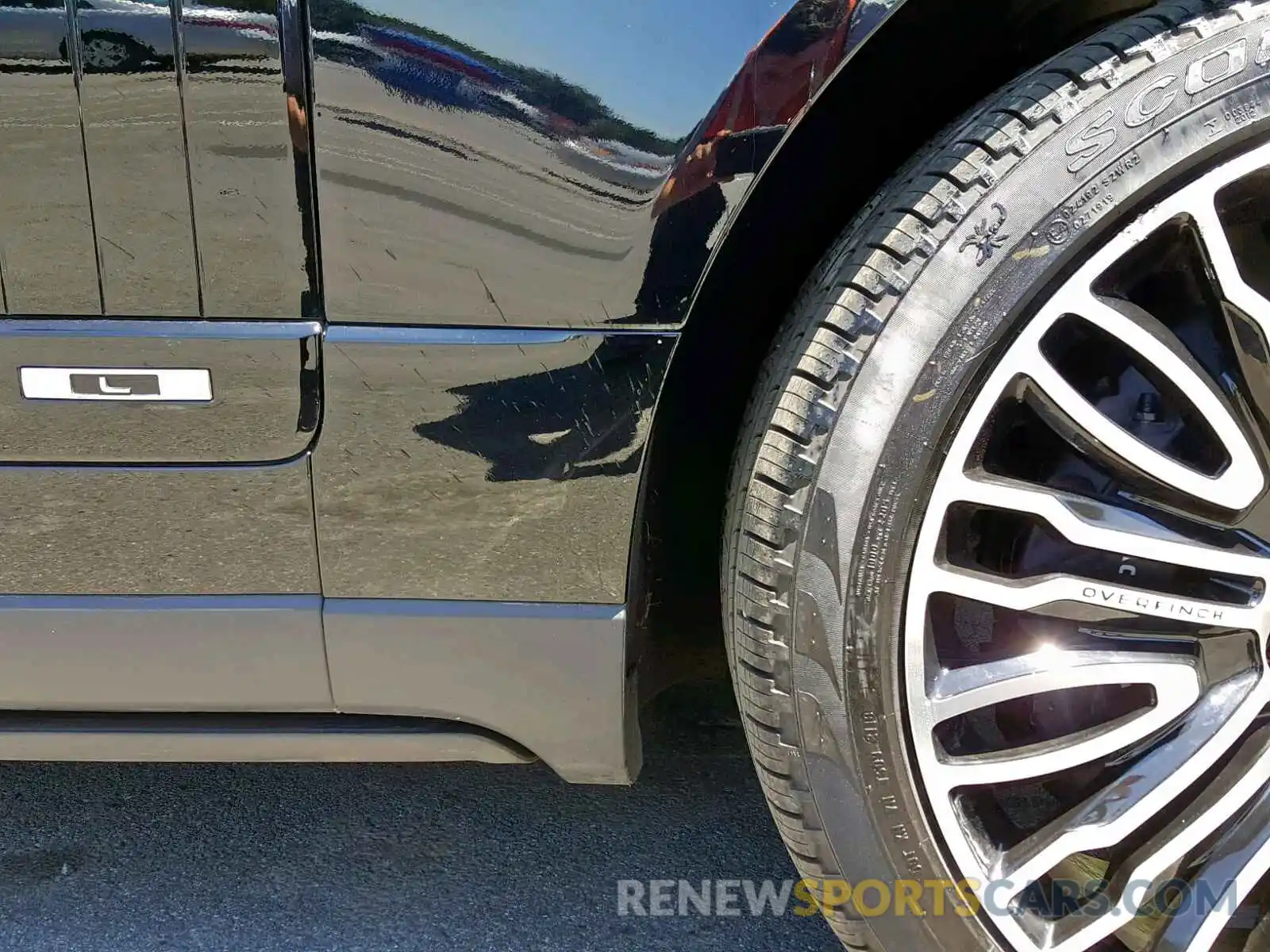 9 Photograph of a damaged car SALGS5RE6KA518138 LAND ROVER RANGE ROVE 2019