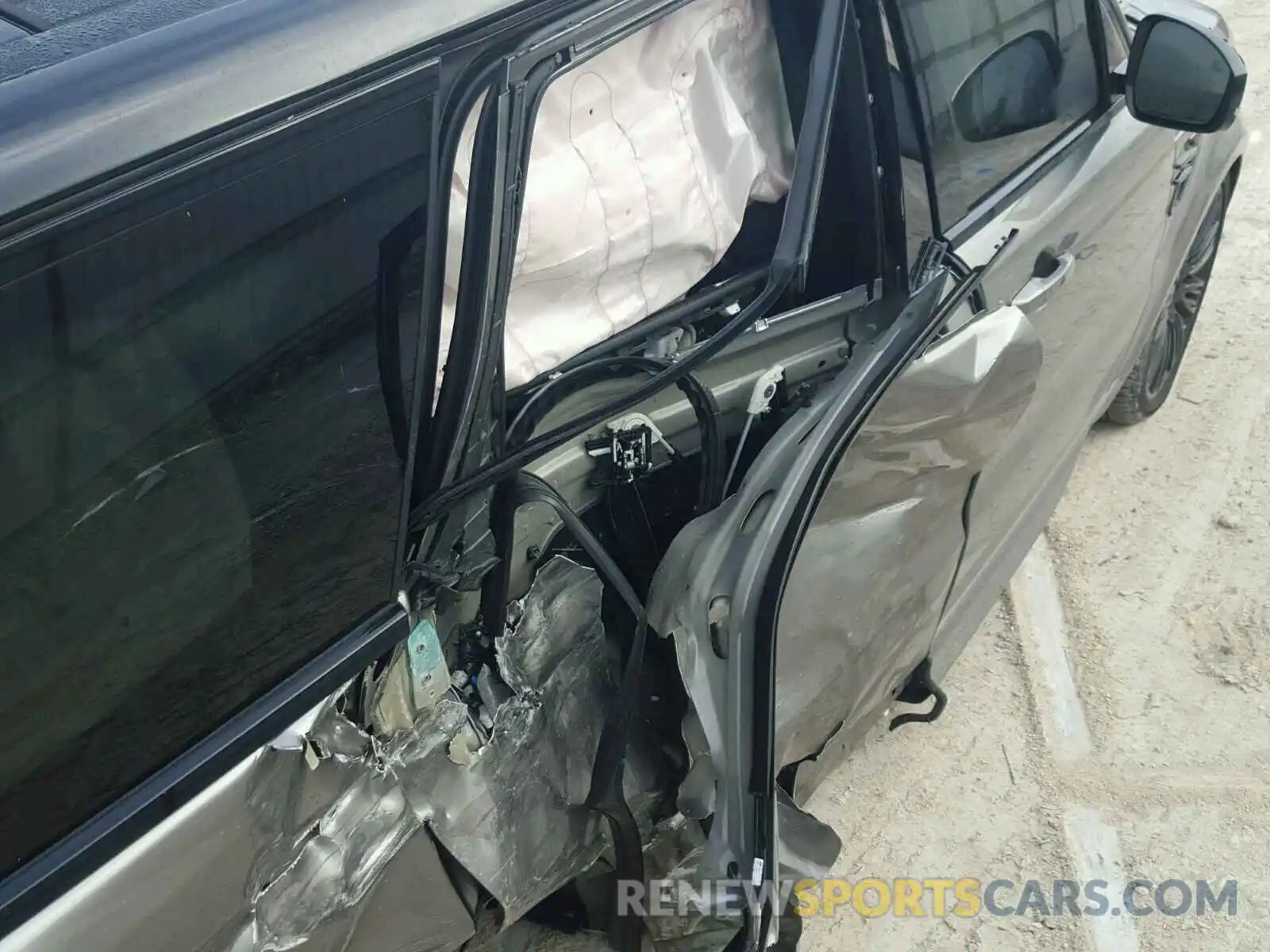 9 Photograph of a damaged car SALWR2RE1KA816666 LAND ROVER RANGE ROVE 2019