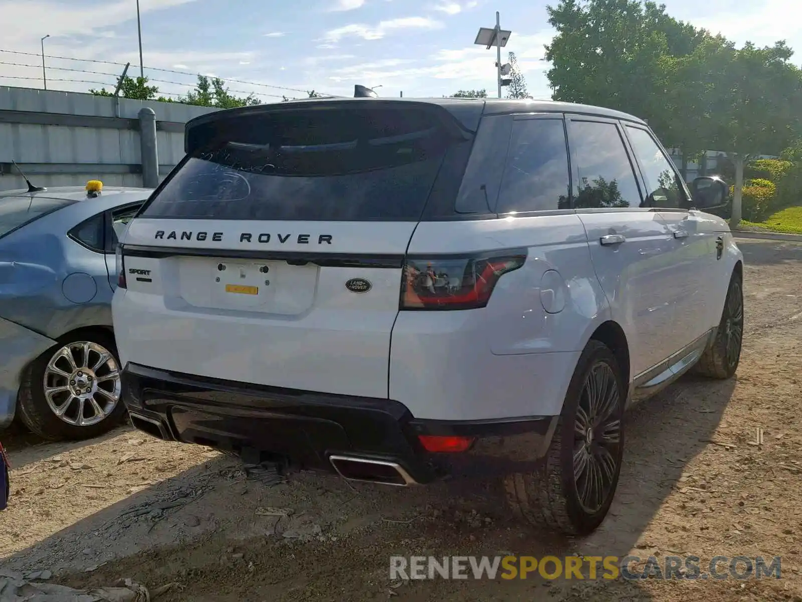 4 Photograph of a damaged car SALWV2SV8KA824270 LAND ROVER RANGE ROVE 2019