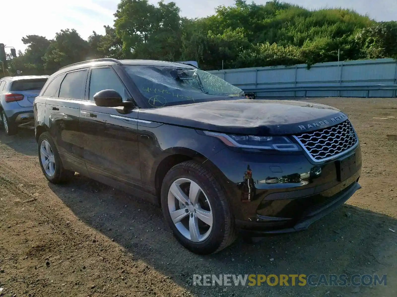 1 Photograph of a damaged car SALYB2EX7KA214522 LAND ROVER RANGE ROVE 2019