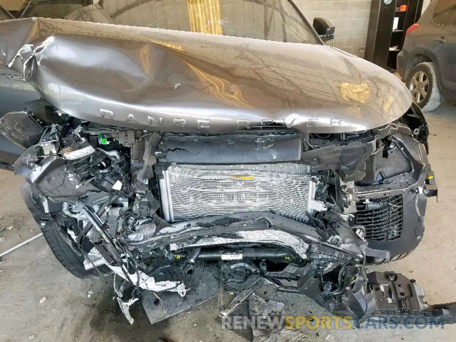 9 Photograph of a damaged car SALYL2EX0KA207313 LAND ROVER RANGE ROVE 2019