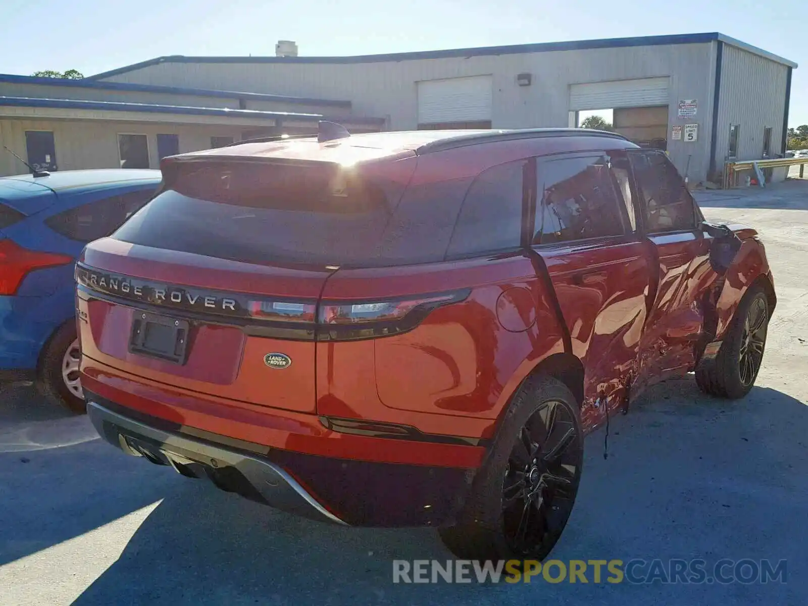 4 Photograph of a damaged car SALYL2EX0KA783970 LAND ROVER RANGE ROVE 2019