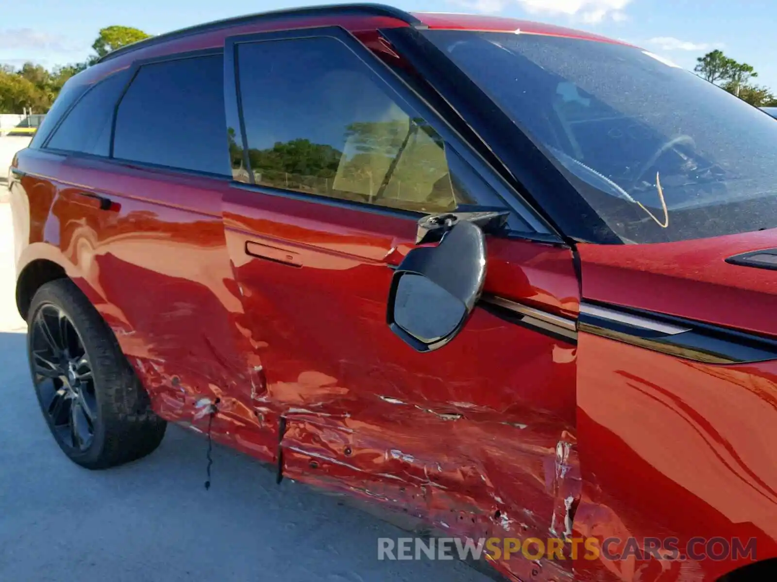 9 Photograph of a damaged car SALYL2EX0KA783970 LAND ROVER RANGE ROVE 2019