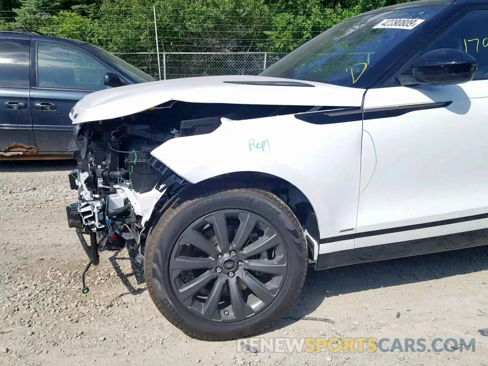 9 Photograph of a damaged car SALYL3FV4KA207988 LAND ROVER RANGE ROVE 2019