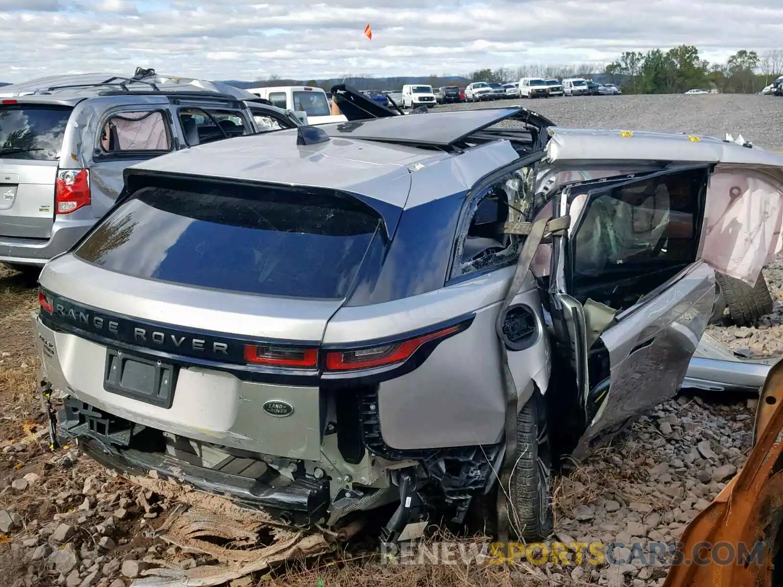 4 Photograph of a damaged car SALYM2EV7KA791852 LAND ROVER RANGE ROVE 2019