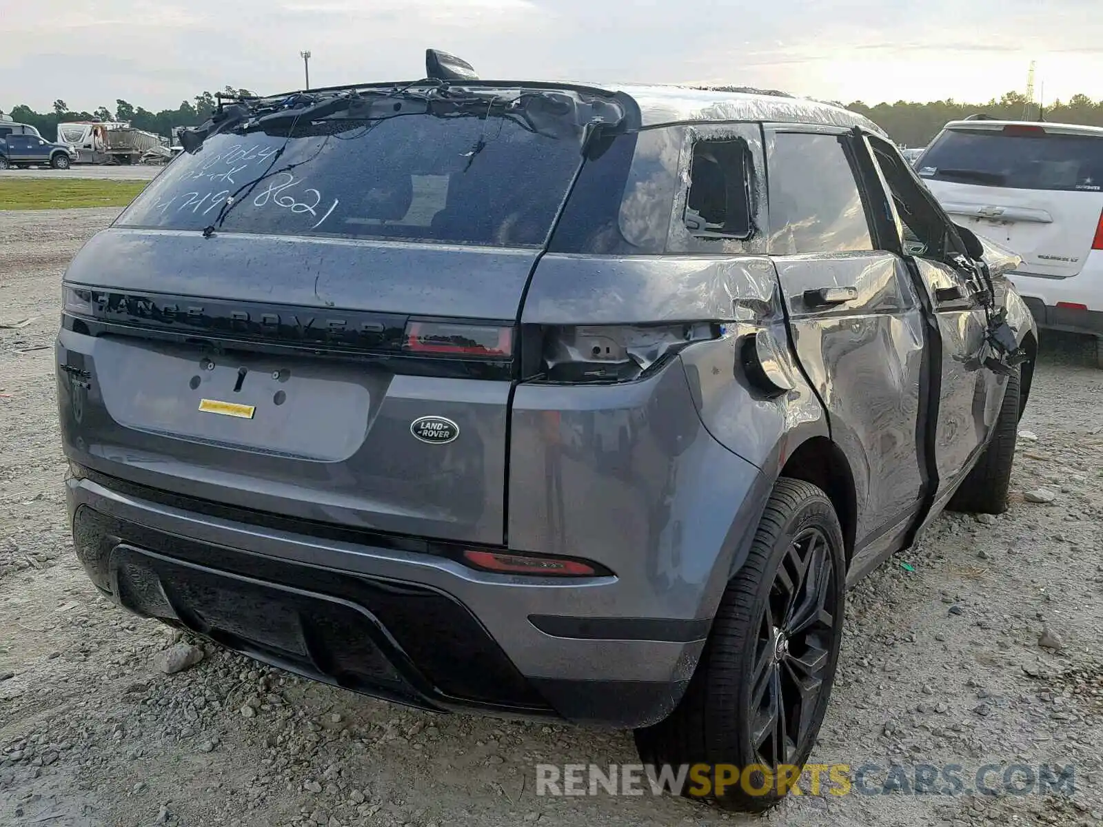 4 Photograph of a damaged car SALZP2FX2LH008621 LAND ROVER RANGE ROVE 2020