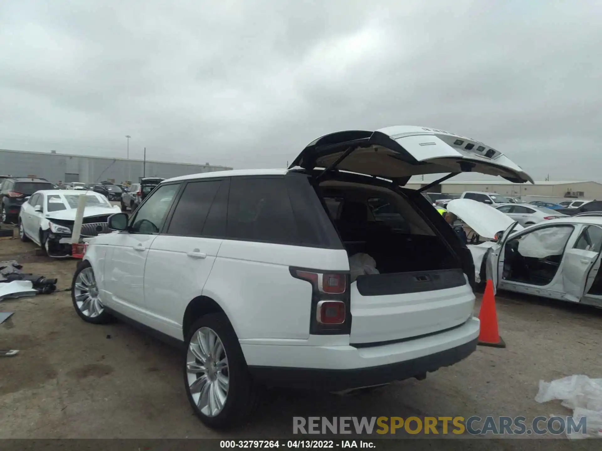 3 Photograph of a damaged car SALGS2RE0KA543177 LAND ROVER RANGE ROVER 2019