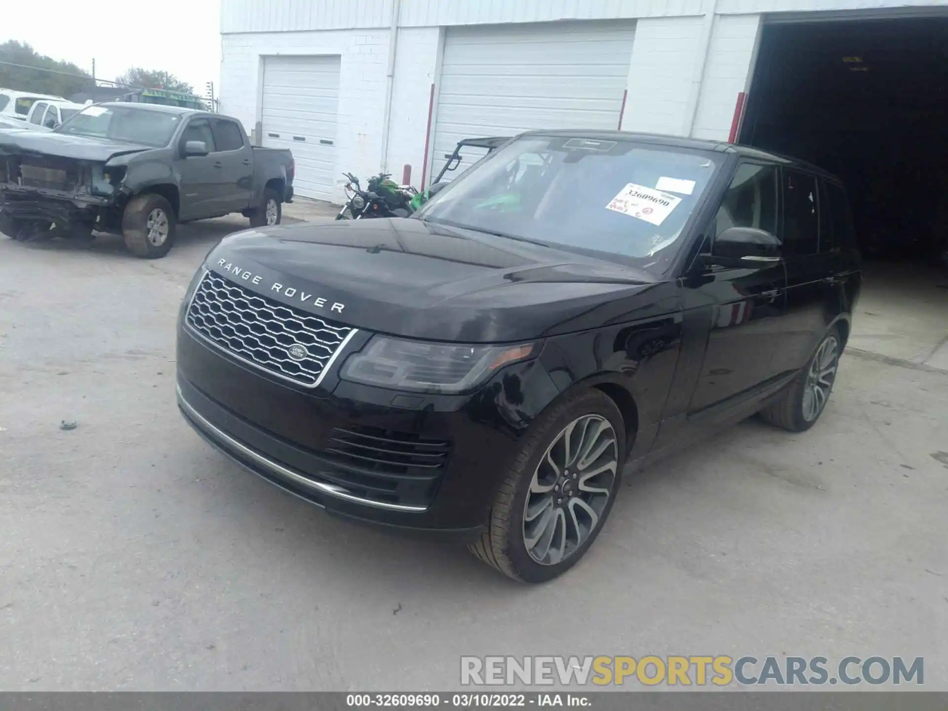 2 Фотография поврежденного автомобиля SALGS2RE8KA527079 LAND ROVER RANGE ROVER 2019