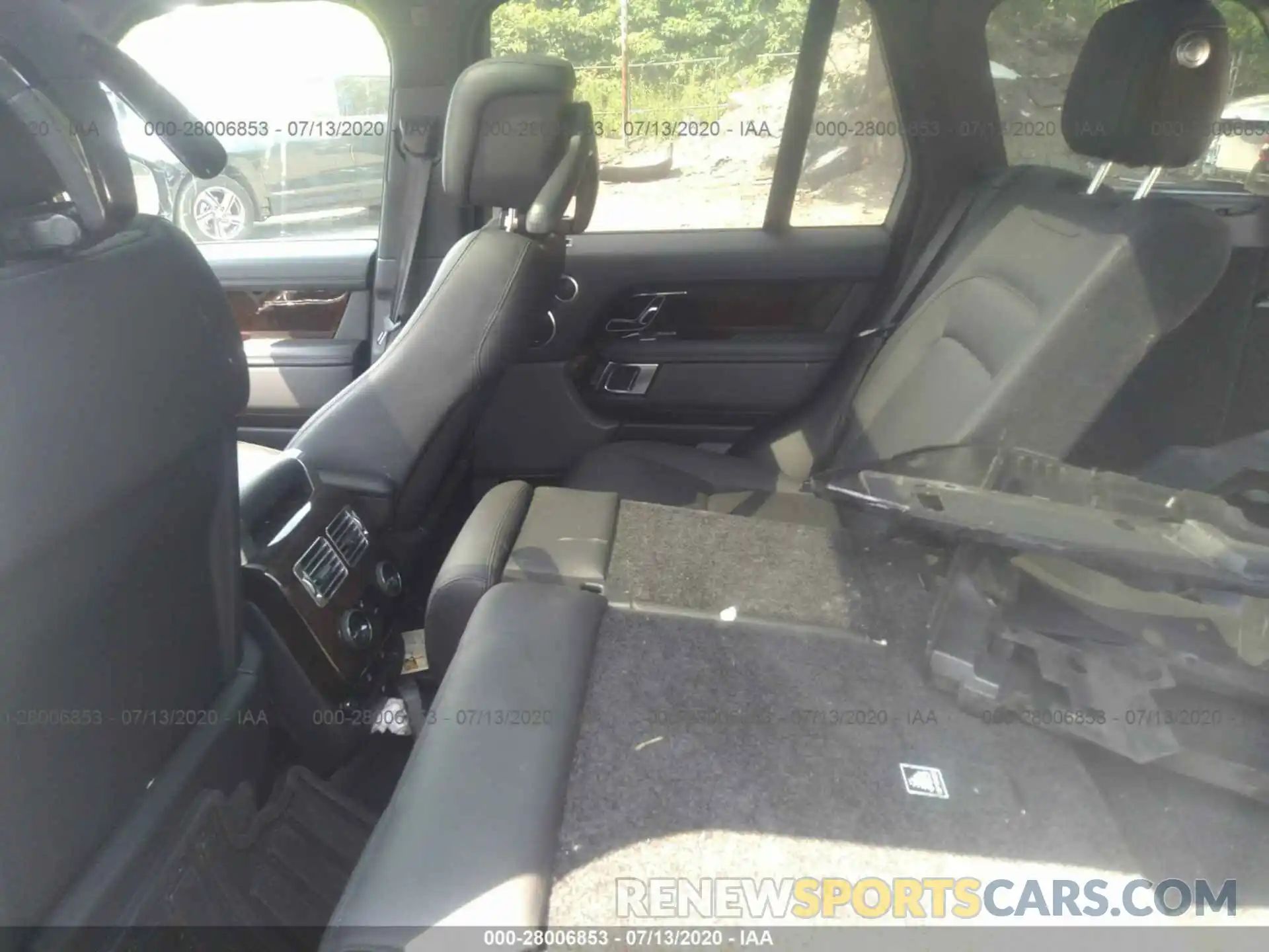 8 Photograph of a damaged car SALGS2REXKA527343 LAND ROVER RANGE ROVER 2019