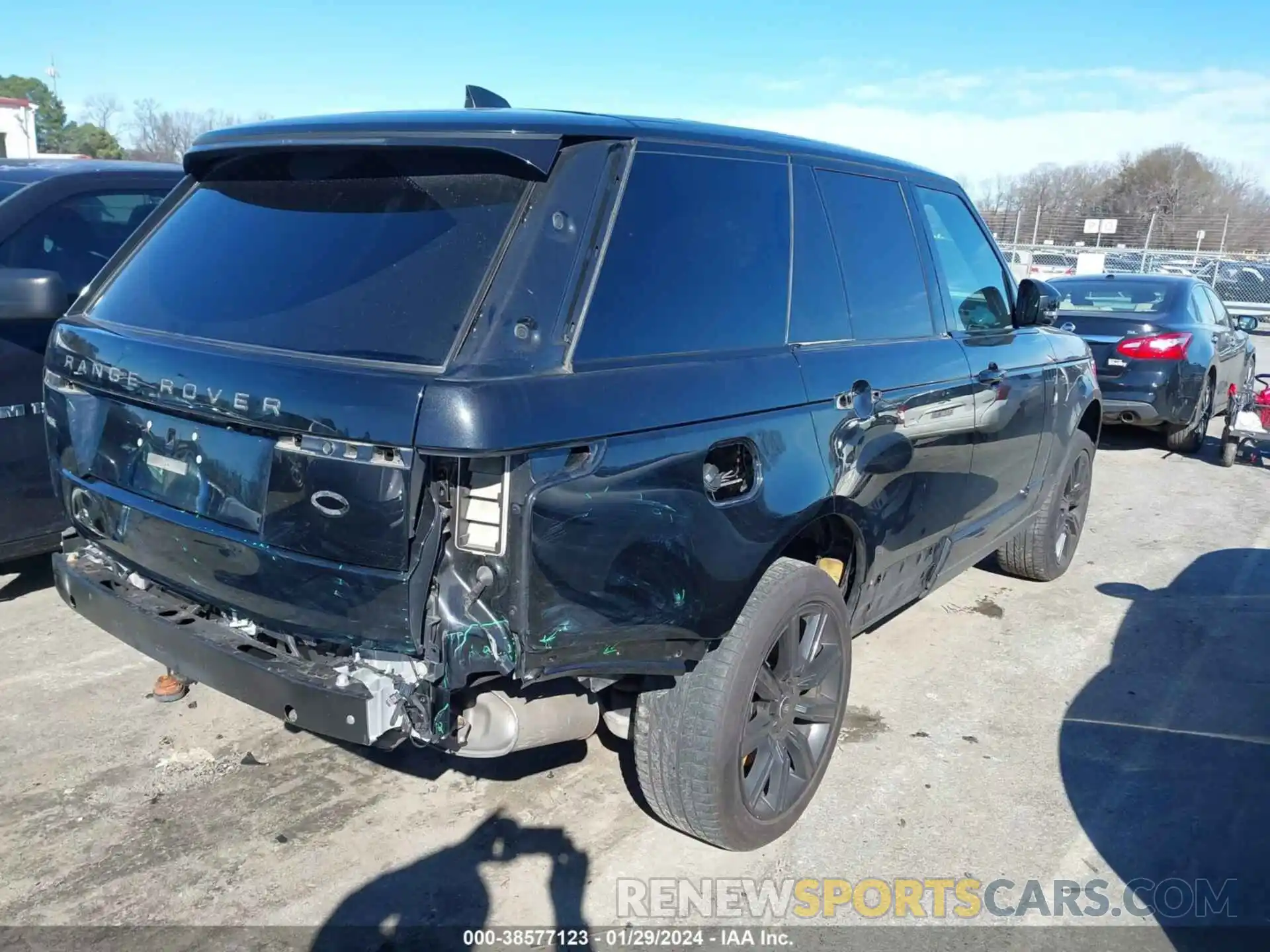 4 Photograph of a damaged car SALGS2SVXKA551927 LAND ROVER RANGE ROVER 2019