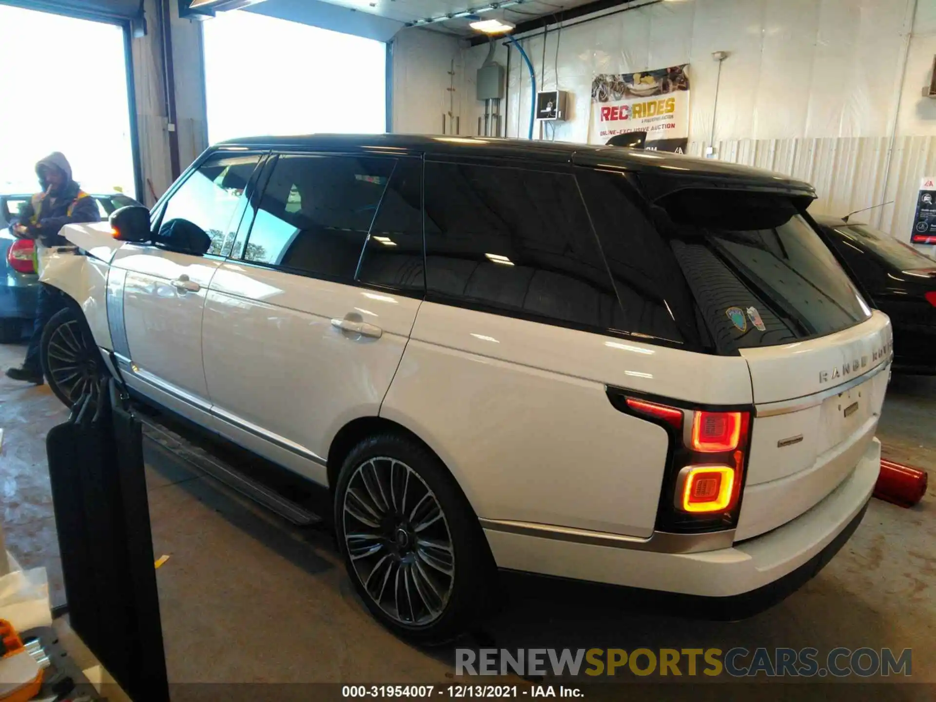 3 Photograph of a damaged car SALGS5RE1KA563472 LAND ROVER RANGE ROVER 2019