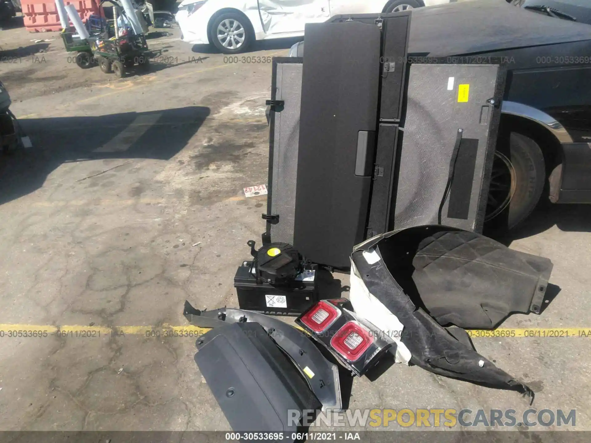 12 Photograph of a damaged car SALGS2RU0LA570663 LAND ROVER RANGE ROVER 2020