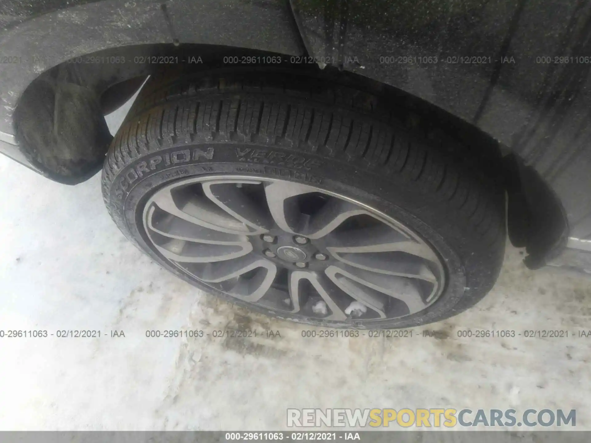 15 Photograph of a damaged car SALGS2RUXLA590113 LAND ROVER RANGE ROVER 2020