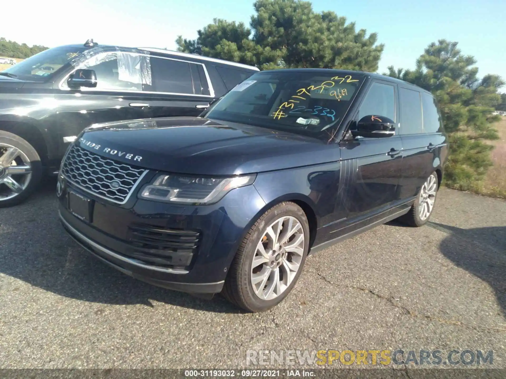 2 Photograph of a damaged car SALGS2SE5LA593939 LAND ROVER RANGE ROVER 2020