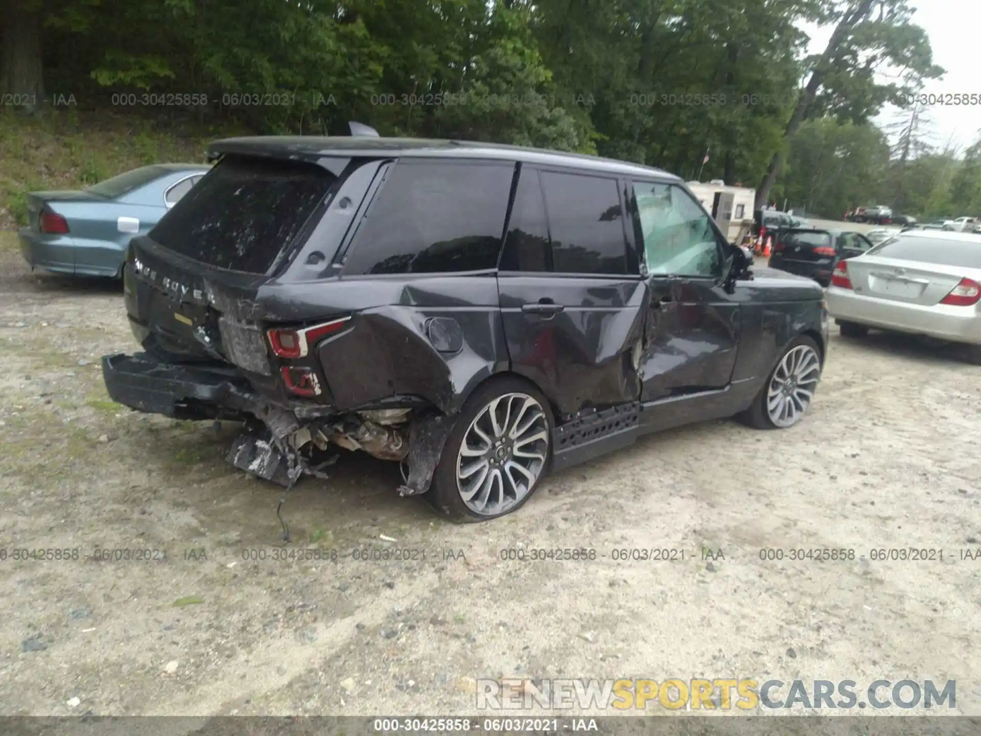 4 Photograph of a damaged car SALGS2SE6LA599491 LAND ROVER RANGE ROVER 2020