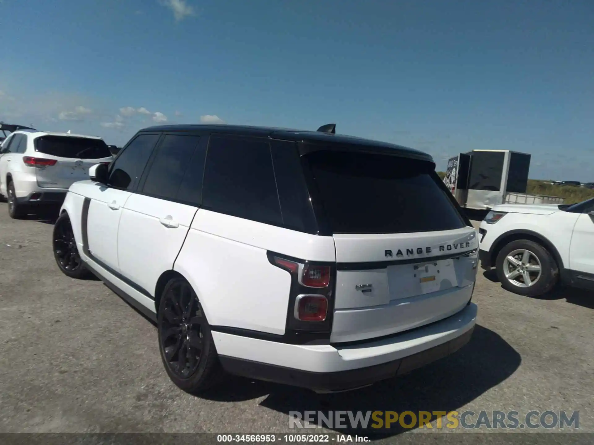 3 Photograph of a damaged car SALGS2SE7LA568542 LAND ROVER RANGE ROVER 2020