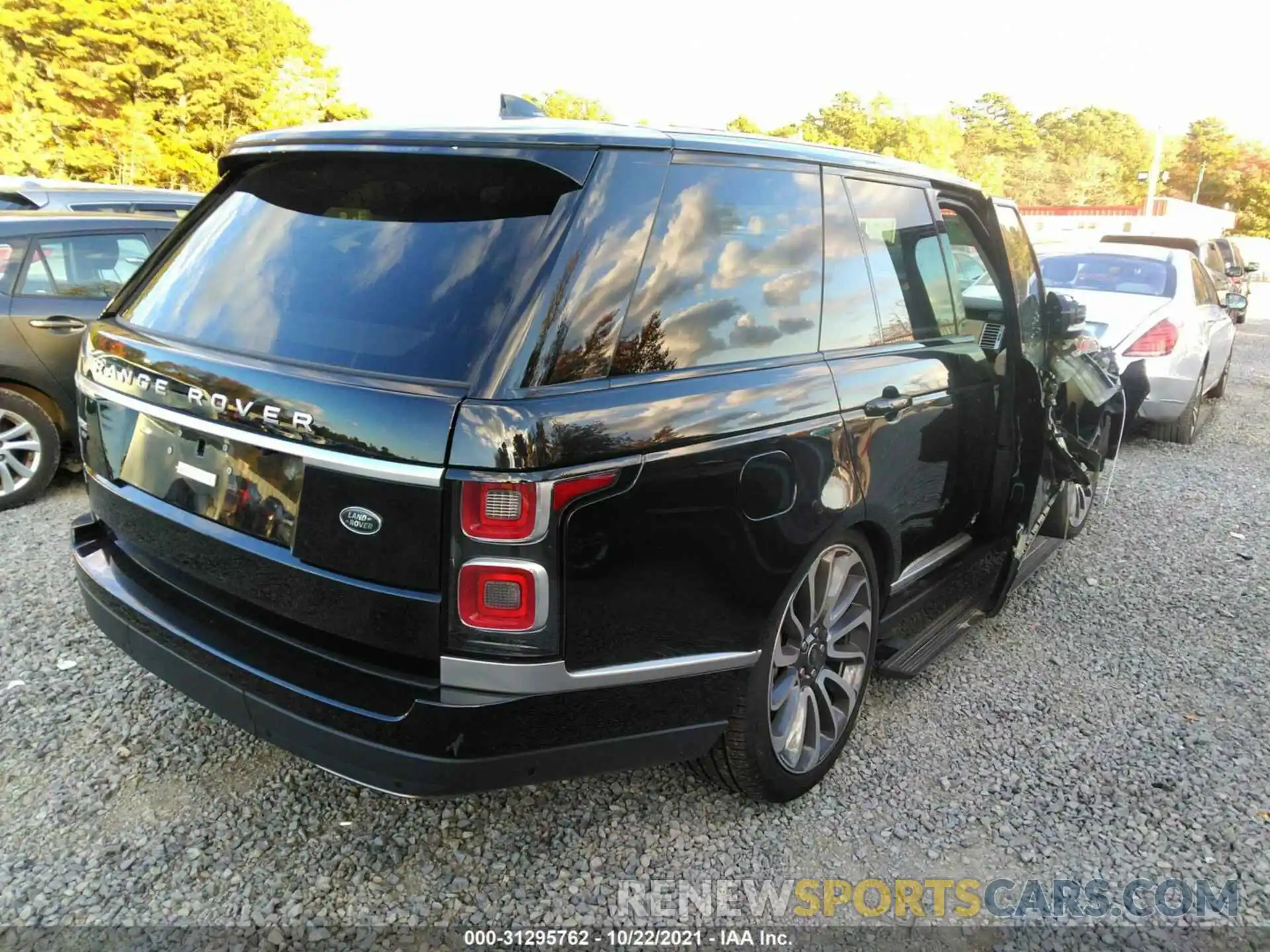 4 Photograph of a damaged car SALGS2SE8LA409531 LAND ROVER RANGE ROVER 2020